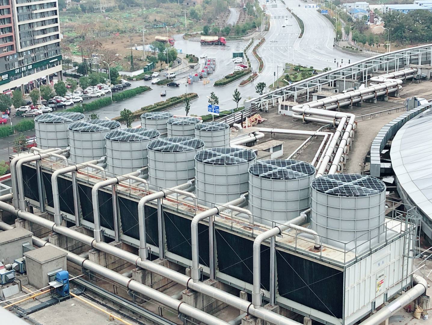 為何冷卻塔廠家要選擇康明,選擇康明空調冷卻塔廠家的原因